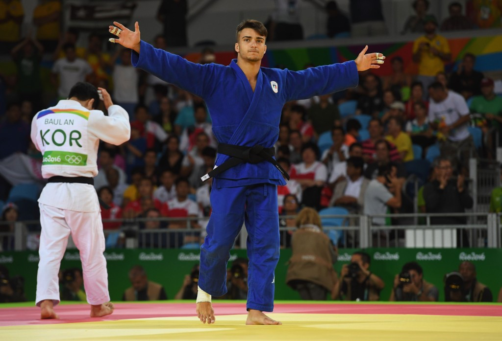 Fabio Basile (right) and An Baul will resume their Rio 2016 under-66kg final rivalry at the Grand Slam ©Getty Images
