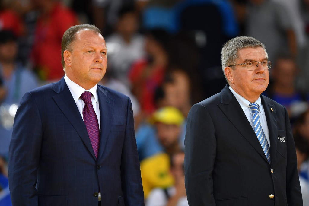 Marius Vizer, left, alongside IOC President Thomas Bach at Rio 2016, expected to submit the mixed team proposal for Tokyo 2020 to the IOC next year ©Getty Images