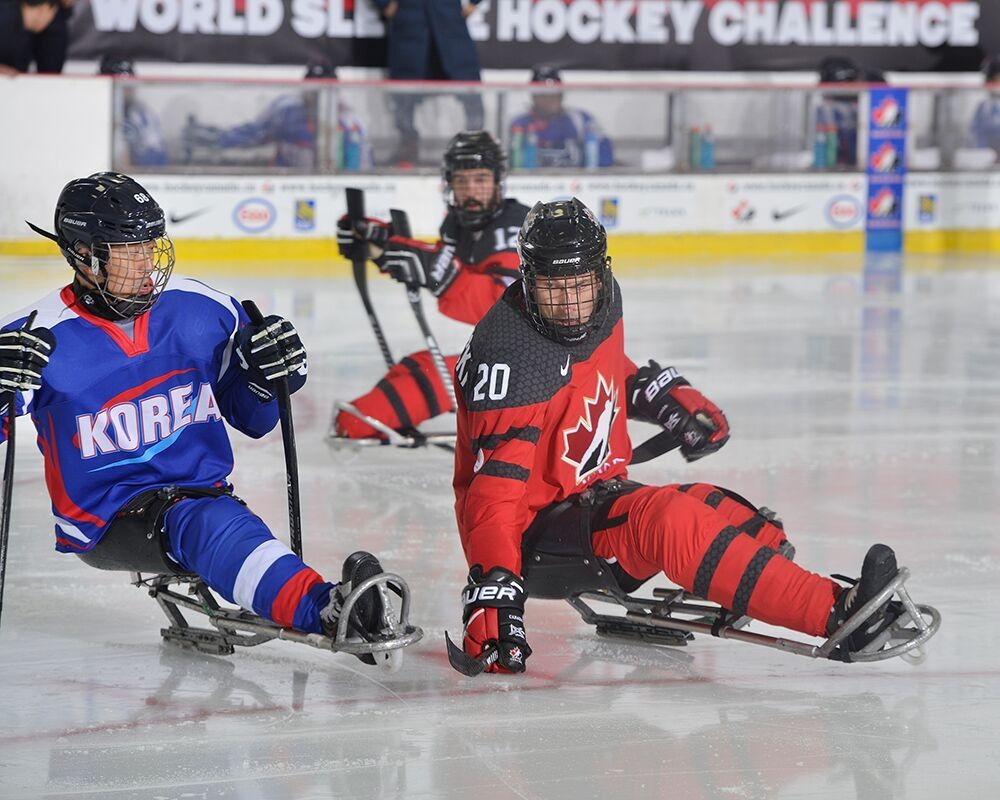 Canada eased to a 10-1 win over South Korea to continue their strong start ©Twitter/World Sledge