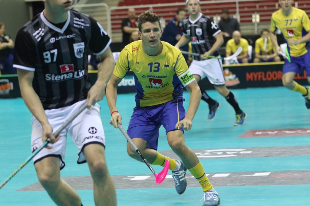 Sweden remain on course for their ninth World Floorball Championships title as they thrashed Germany ©Twitter