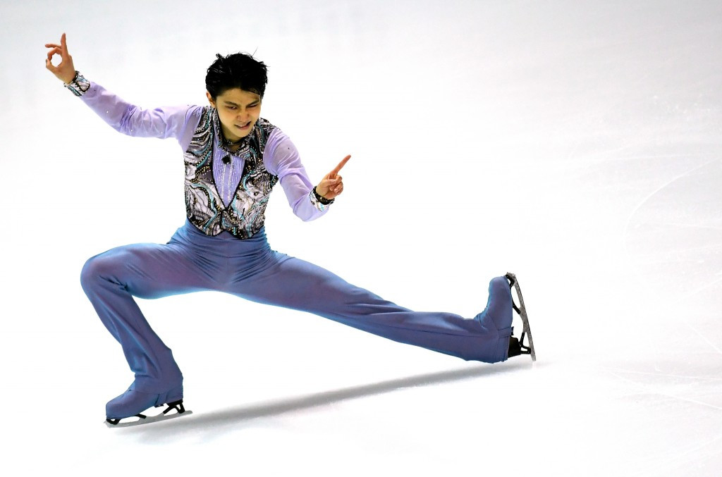 Japan's Yuzuru Hanyu leads the senior men short programme at the ISU Grand Prix of Figure Skating final ©Getty Images
