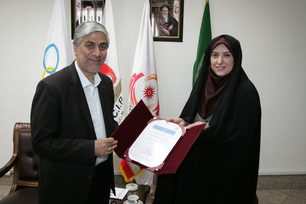 National Olympic Committee of the Islamic Republic of Iran President Kiumars Hashemi has thanked a teacher in the country for the work she has done as part of the organisation’s education programme ©Iran NOC
