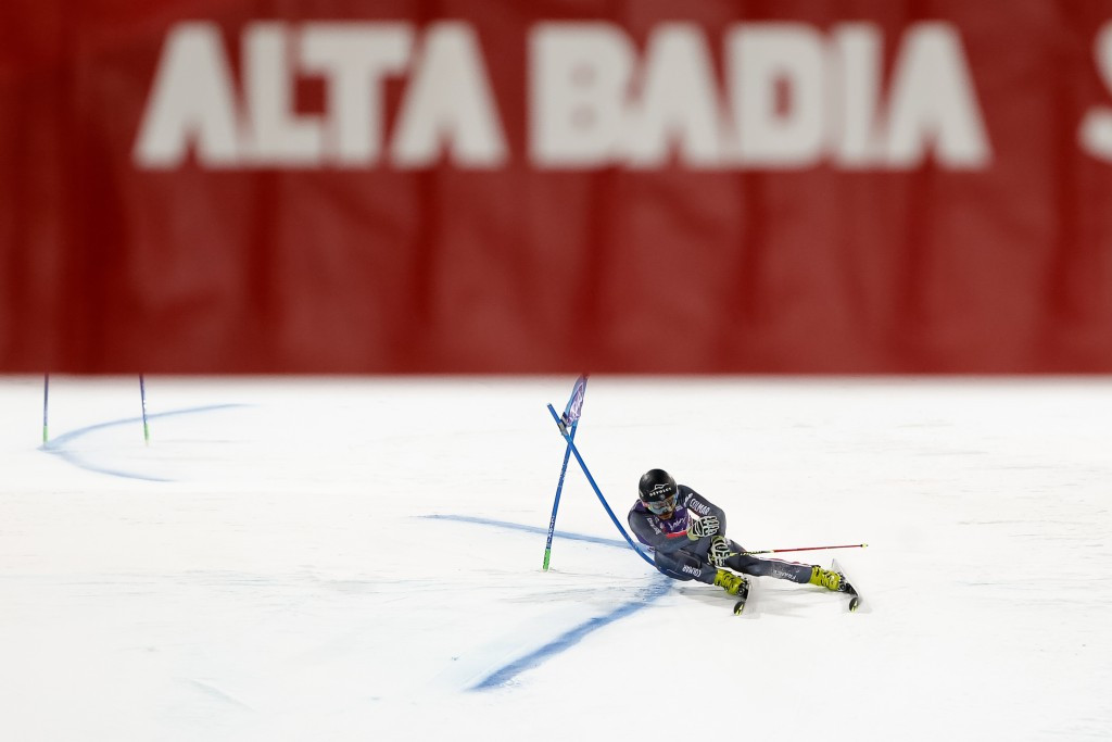 Sarrazin claims shock victory in parallel giant slalom race at FIS Alpine Skiing World Cup