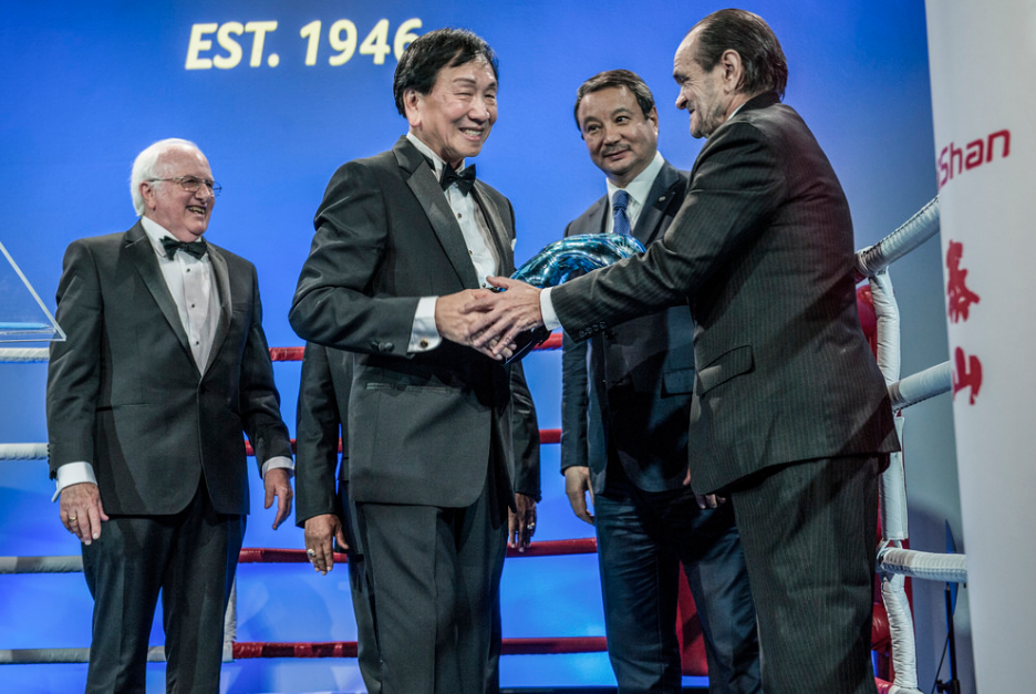 AIBA President C K Wu was given a special award to mark his 10 years as head of the world governing body ©AIBA