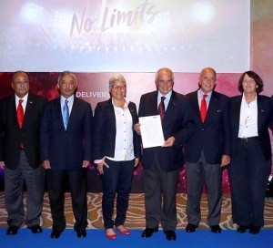 A Mou has been signed by the FIH and Inas ©Inas