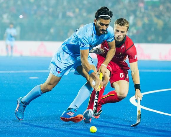 The FIH has confirmed all international matches will be held over four quarters of 15 minutes from January 1 after criticism that the change was not in place at the men's Junior Hockey World Cup ©FIH