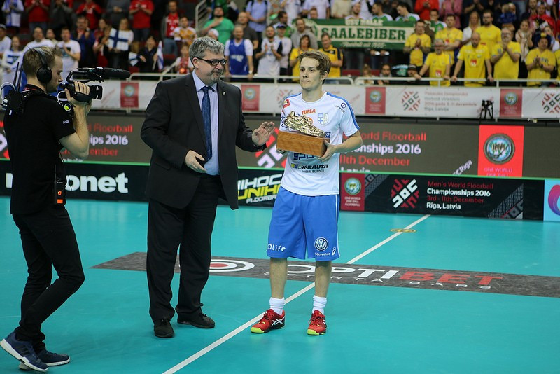 Peter Kotilainen was given the World Championship most valuable player award ©IFF