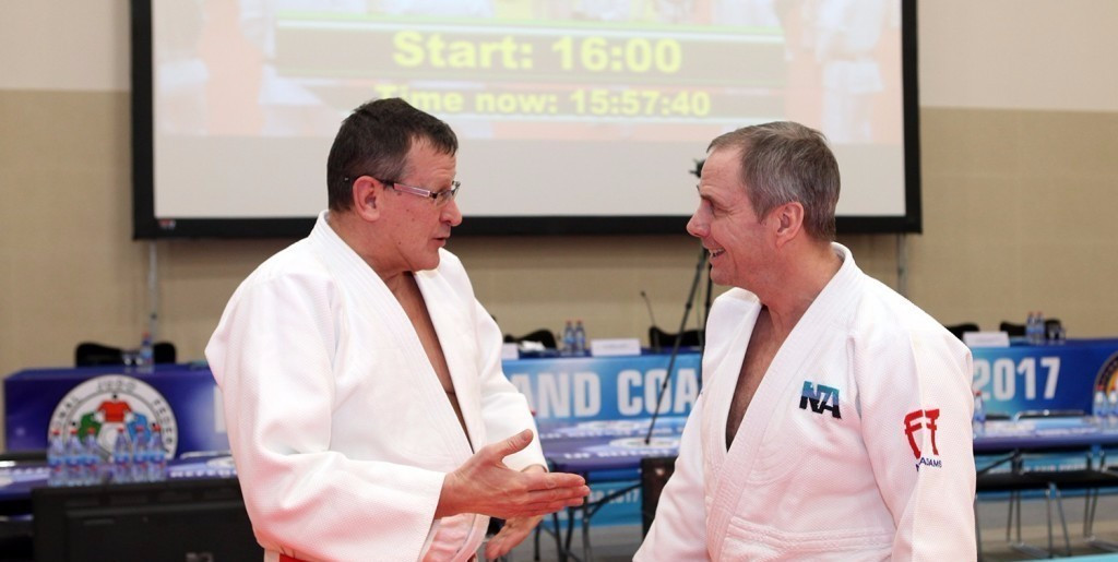 IJF Hall of Fame member Neil Adams (right) demonstrated the new rules to those in attendance ©IJF