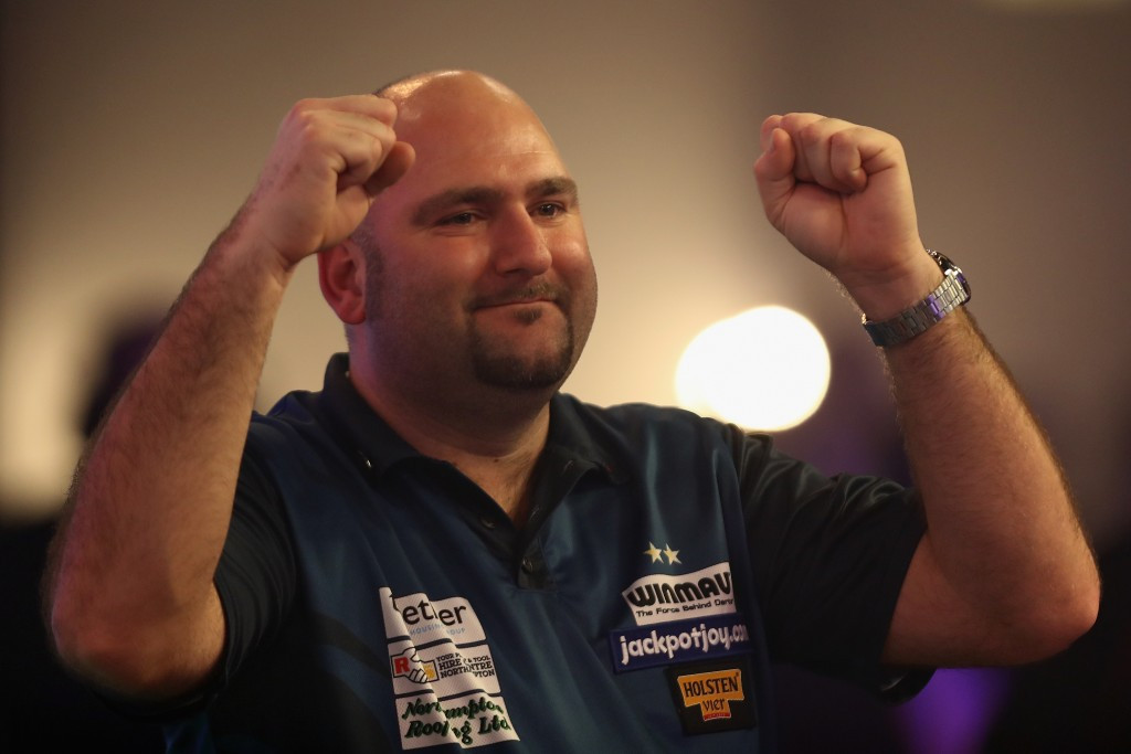 Scott Waites celebrates his 3-1 victory over Dennis Harbour at the British Darts Organistion World Championship ©Getty Images