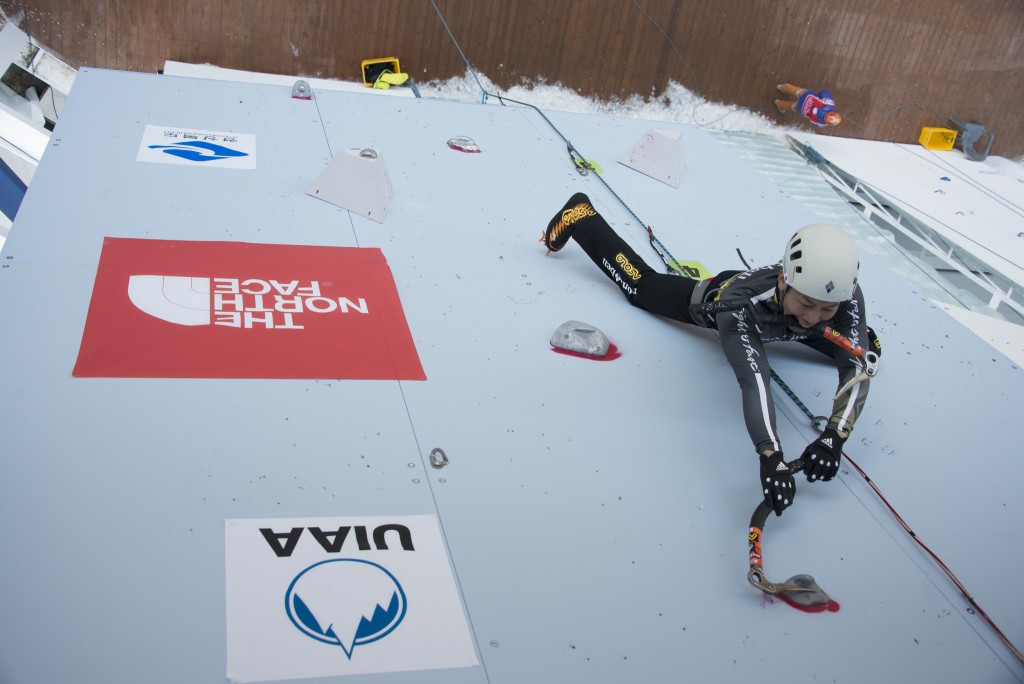 Song stars in early rounds at UIAA Ice Climbing World Cup event