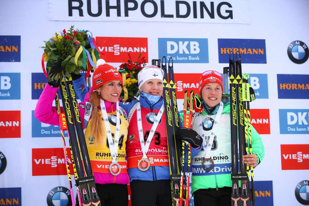 Kaisa Mäkäräinen, centre, with Gabriela Koukalova and Laura Dahlmeier on the podium ©Getty Images