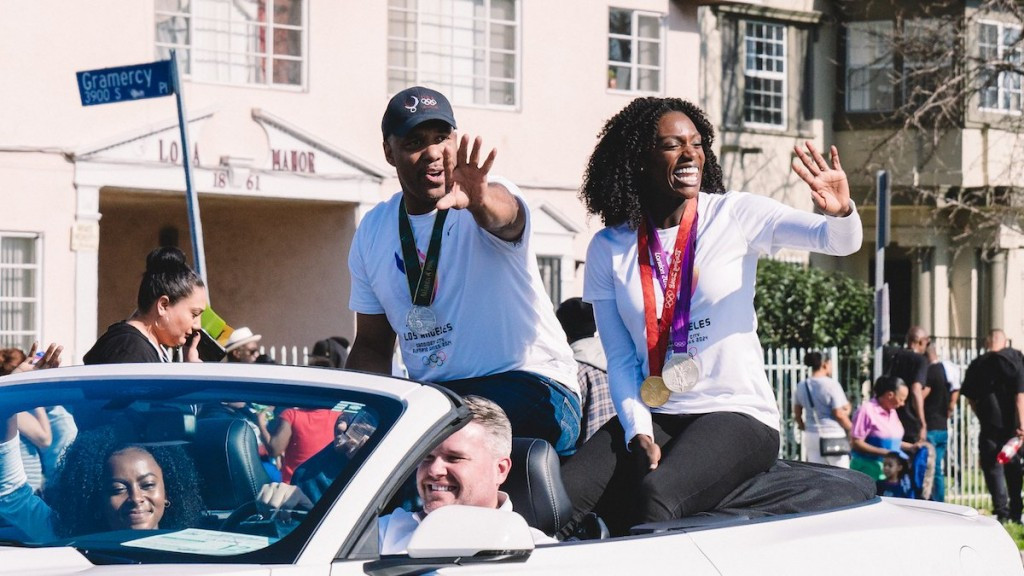 The two Olympic medallists represented Los Angeles 2024 during the parade ©LA2024/Twitter
