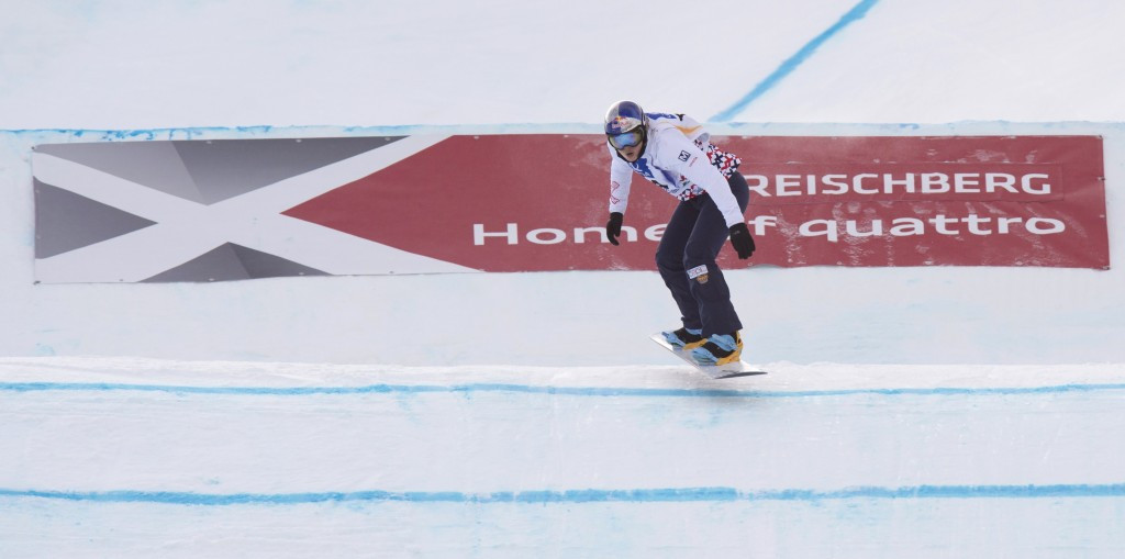 Samková and Holland top qualification round at FIS Snowboard Cross World Cup