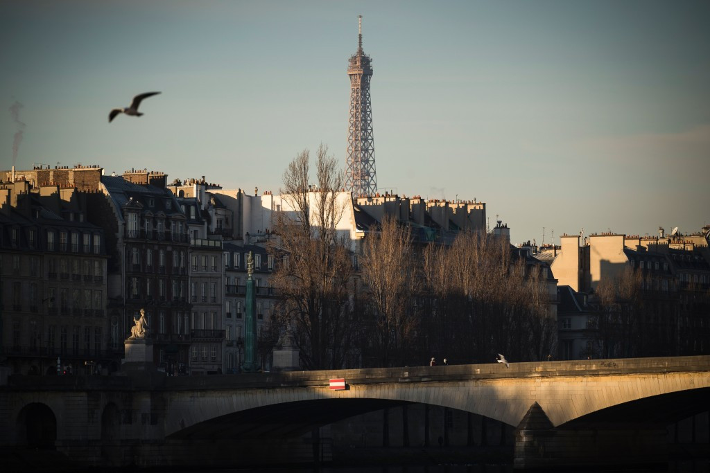 Several of the nine areas along the River Seine that could host public swimming border proposed Paris 2024 venues, including the Eiffel Tower ©Getty Images