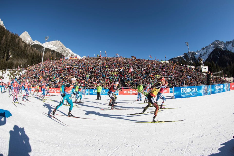 The thrilling race saw the lead change hands several times ©IBU