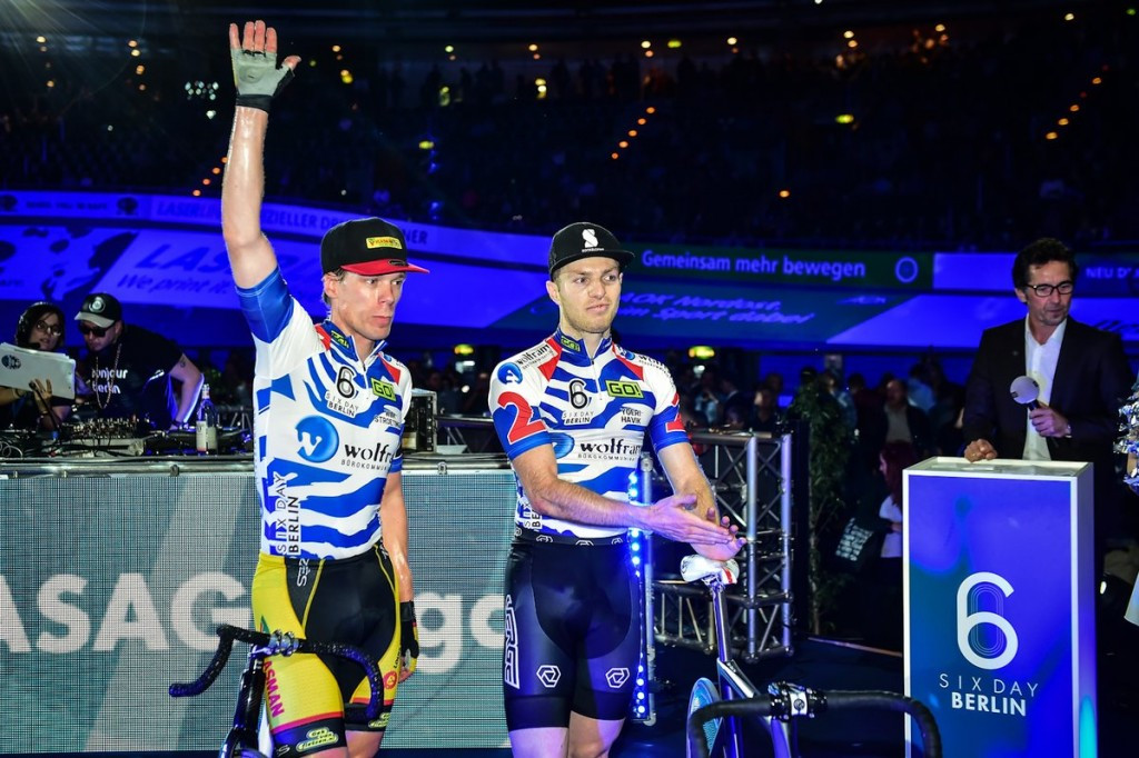 Wim Stroetinga, left, and partner Yoeri Havik, right, retained their overnight lead in the Six Day Series event in Berlin this evening ©Twitter/sixdaycycling