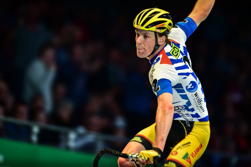 Wim Stroetinga won the sprint in the men's madison to secure his and partner Yoeri Havik's lead overnight ©Twitter/sixdaycycling