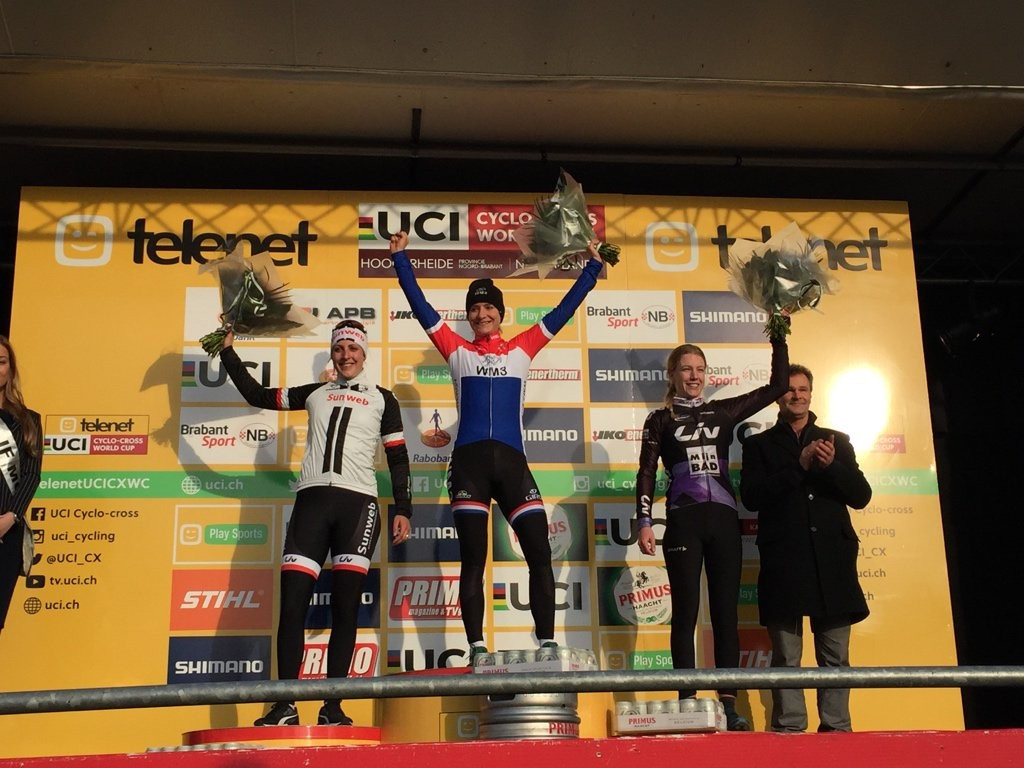 Marianne Vos secured a solo win in the women's race ©Twitter/UCI_CX