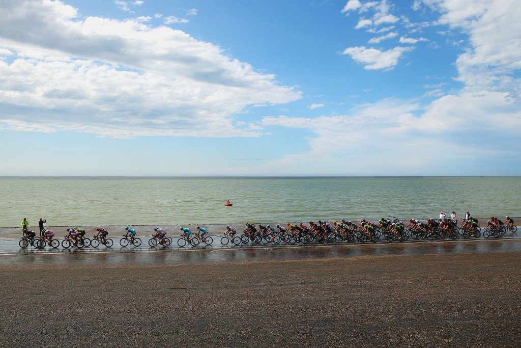 Wet and windy conditions helped to create splits in the peloton as the race headed to Zeeland