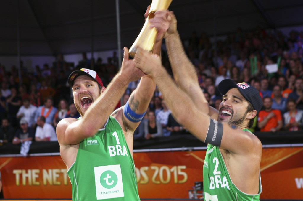 Dutch suffer Beach Volleyball World Championships men's final heartbreak as Brazil claim dramatic three set win