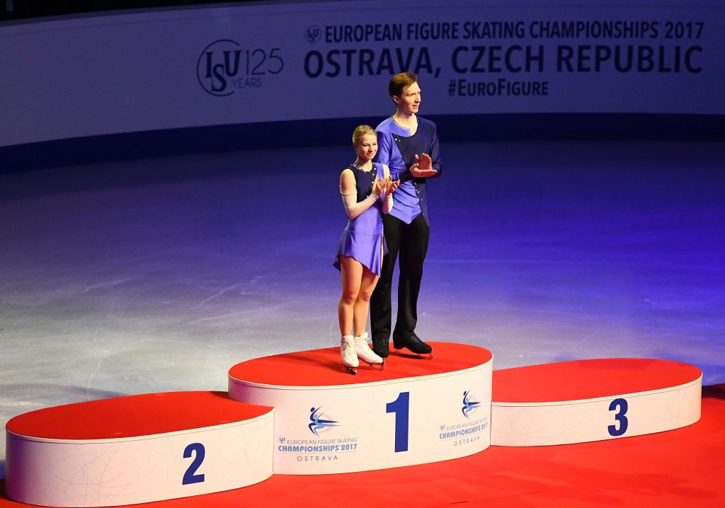 Russians Evgenia Tarasova and Vladimir Morozov won the pairs European title ©Getty Images