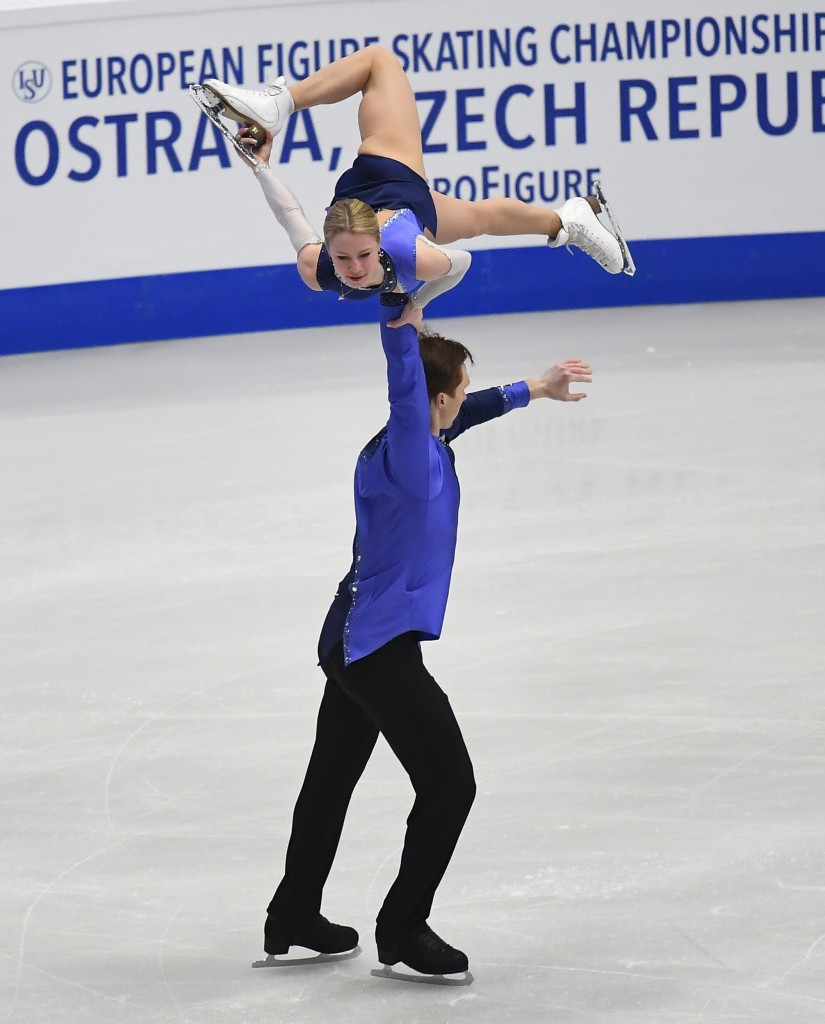 The Russian pairing improved on their two European bronzes to win the pairs title ©Getty Images