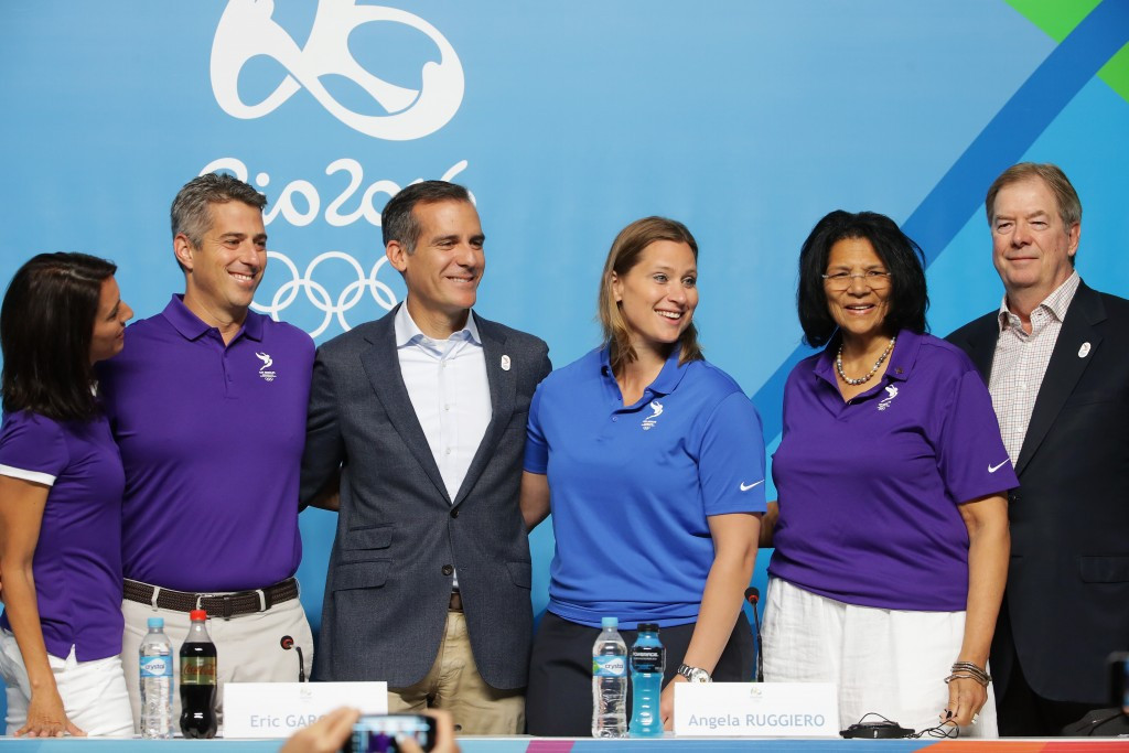 Angela Ruggiero, third right, has claimed it is immensely important for NHL players to participate at Pyeongchang 2018 ©Getty Images