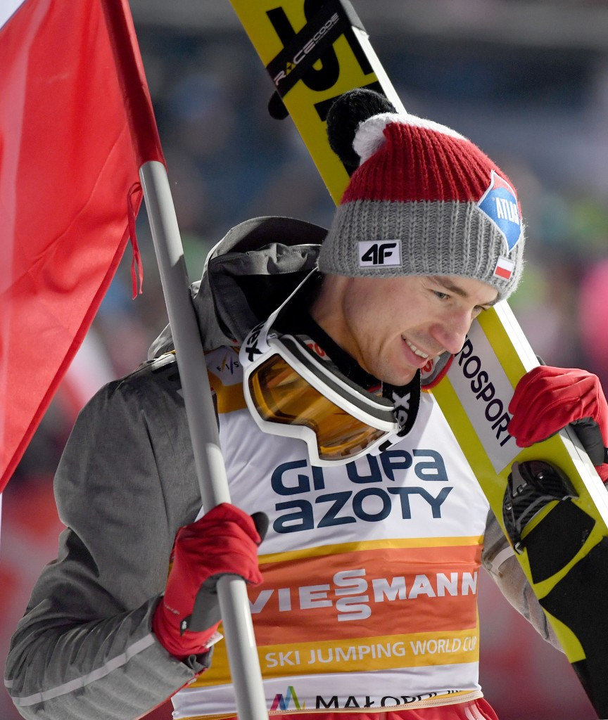 Stoch helps Poland to ski jumping team success
