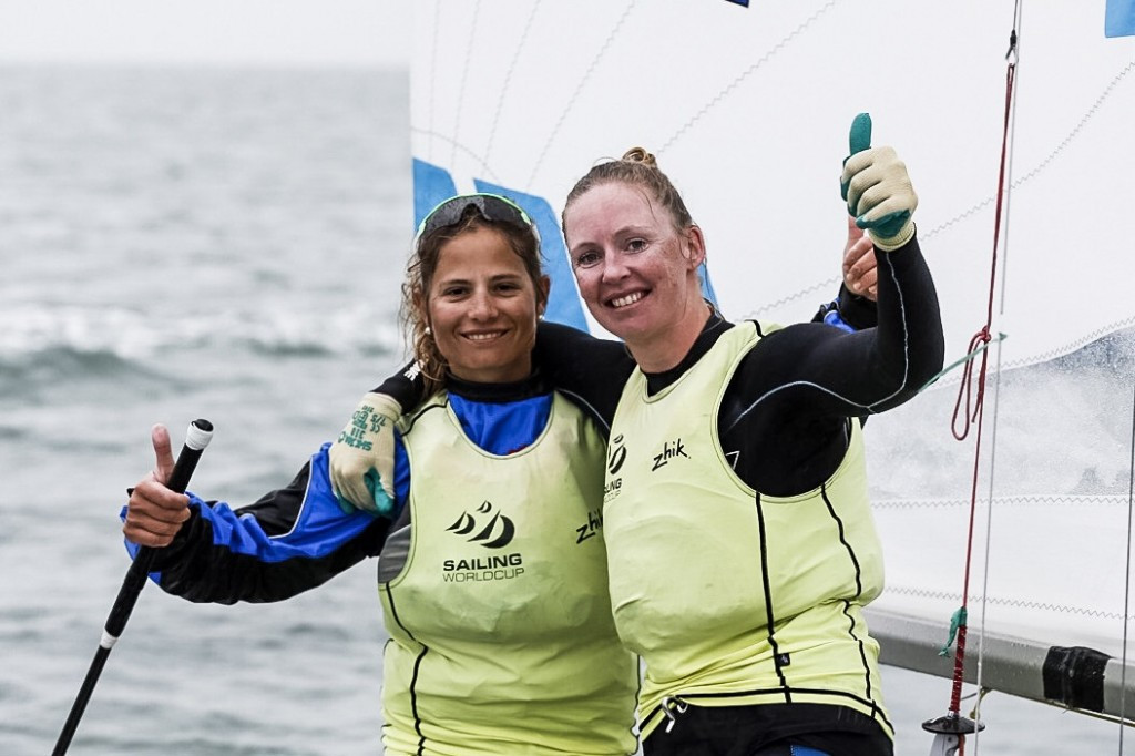 Afrodite Zegers and Annaloes van Veen triumphed in the women’s 470 class in Miami ©World Sailing