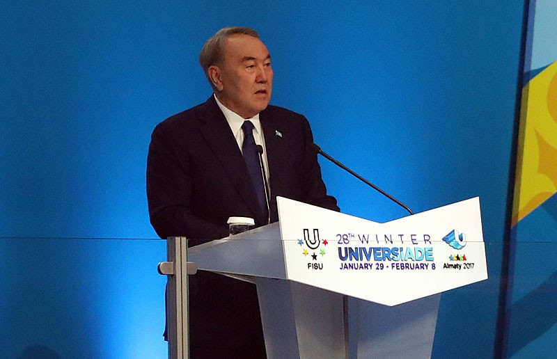 Kazakhstan President Nursultan Nazarbayev addressed the crowd before FISU President Oleg Matytsin ©FISU