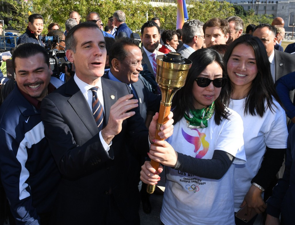 Los Angeles Mayor Eric Garcetti is confident the executive order will not affect the city's bid for the 2024 Olympics and Paralympics ©Getty Images