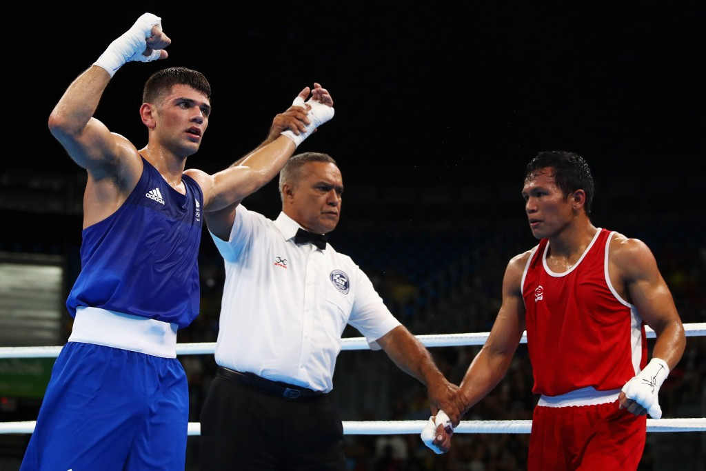 British boxer Cordina turns professional