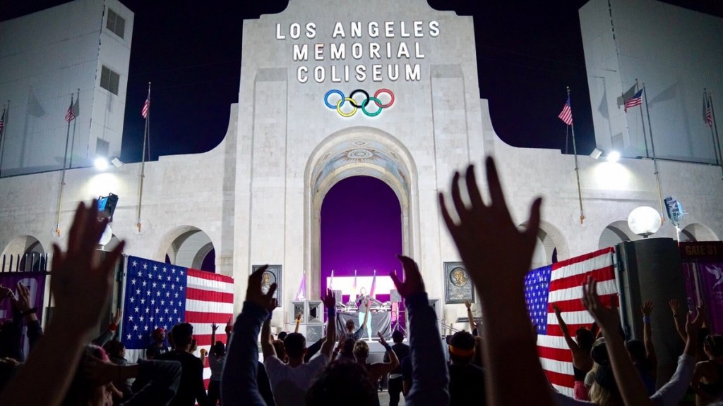 Los Angeles 2024 held a morning workout and party to celebrate the submission of their candidature file ©Los Angeles 2024 