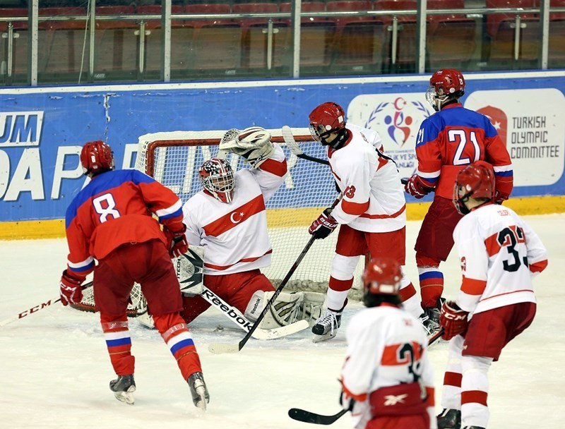 Russia thrashed the Turkish hosts in the opening men's ice hockey game ©Erzurum 2017