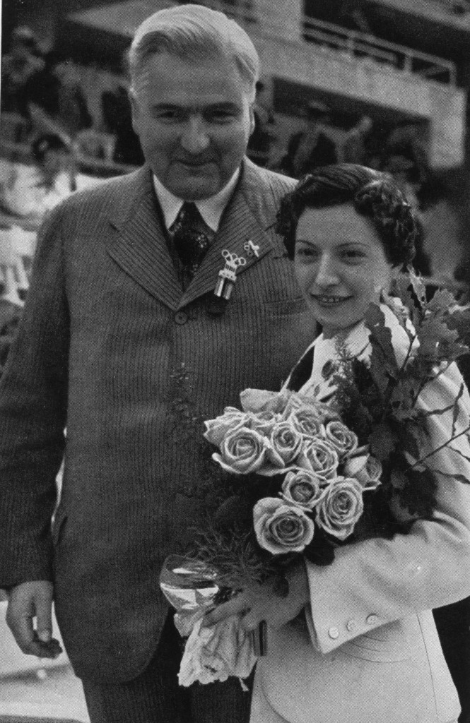 Ilona Elek with her father after winning an Olympic gold medal at Berlin 1936 ©Getty Images