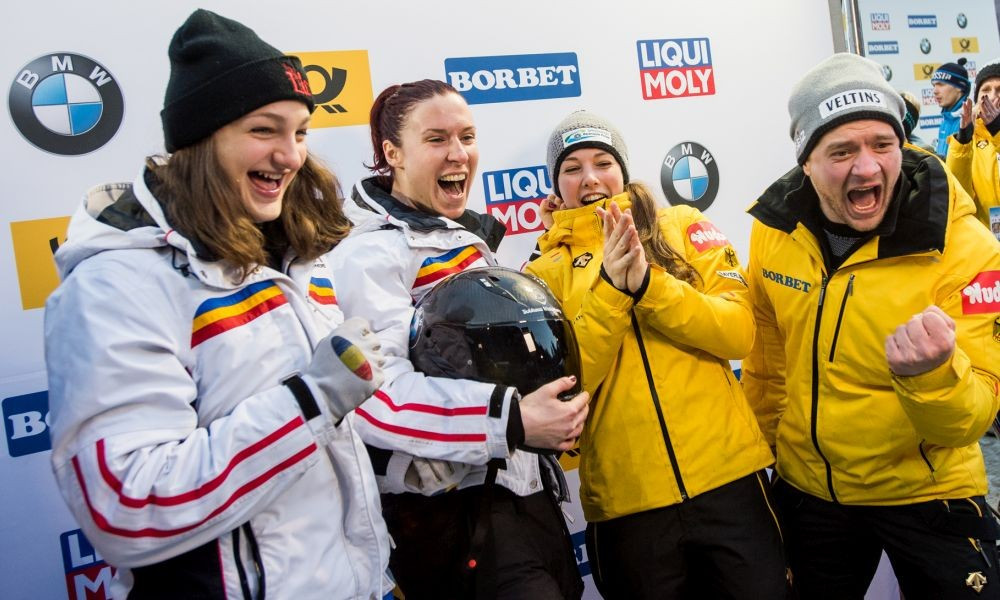 A bronze medal was awarded to a squad of athletes from Germany and Romania in the team event ©IBSF