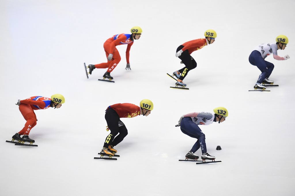Short track skaters in synchronised formation on the second day of finals ©Getty Images