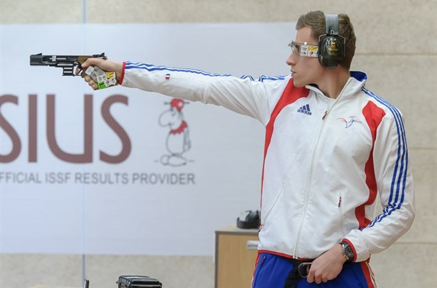 Jean Quiquampoix defied his youth to take the men's 25m rapid fire pistol crown