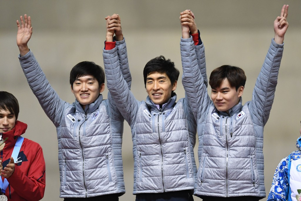 South Korea celebrate team pursuit speed skating gold ©Getty Images
