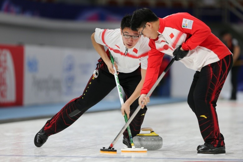 China's men handed hosts South Korea their first defeat of the 2017 World Junior Curling Championships ©WCF