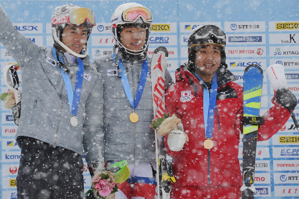 Jung Dong-hyun led home a South Korean one-two in terrible conditions in the men's slalom event ©Getty Images