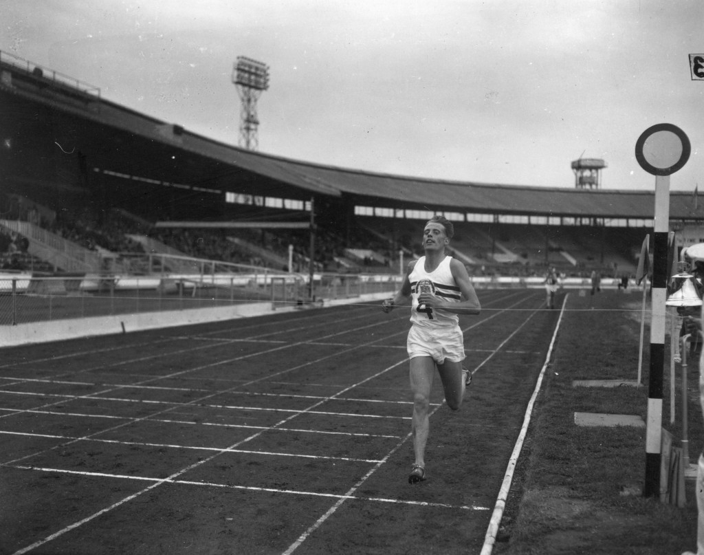 Former mile record holder Ibbotson dies aged 84