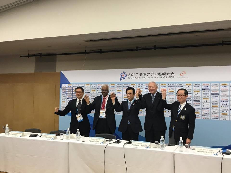 Wei Jizhong, second right, has spoken about introducing sporting flexibility at the Asian Winter Games ©ITG