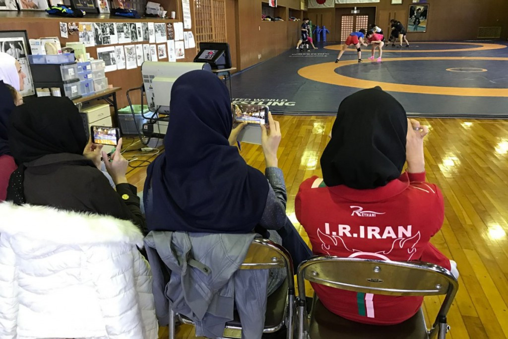 There are said to be about 100 women actively competing in wrestling in Iran ©UWW