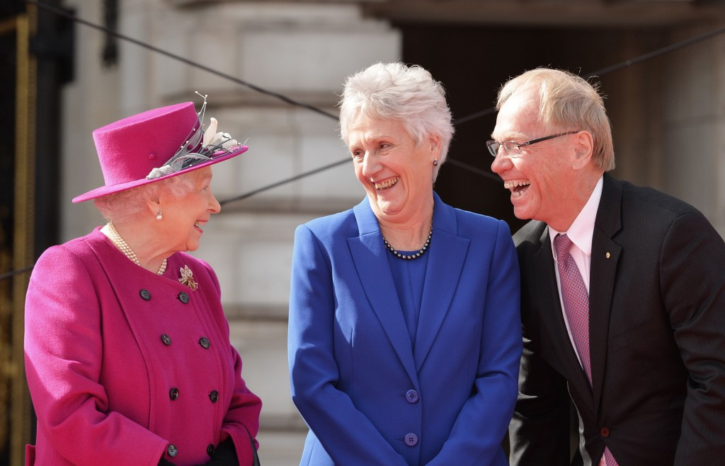 The Queen was greeted by Commonwealth Games Federation President Louise Marin and Gold Coast 2018 chairman Peter Beattie ©Getty Images