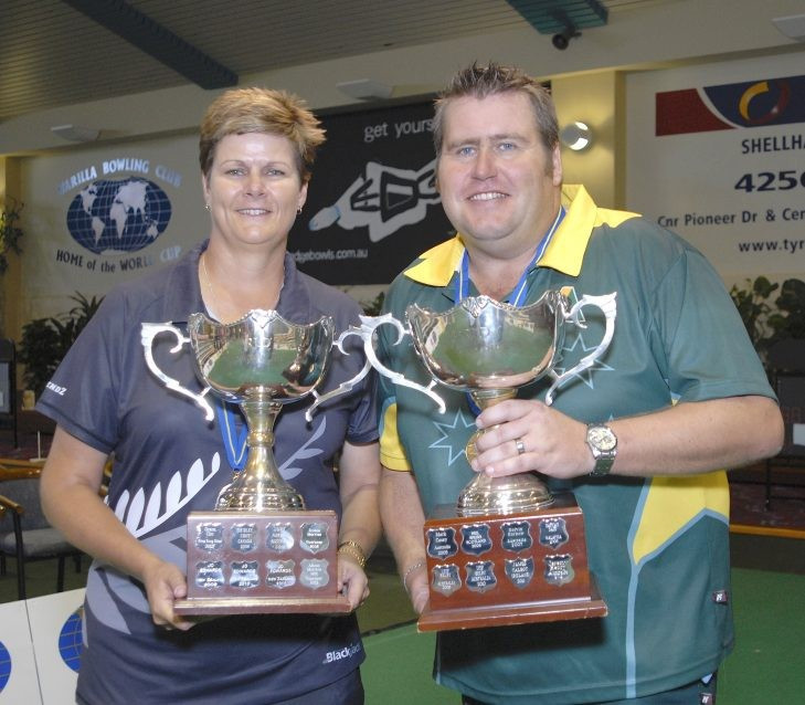 Jo Edwards, left, and Jeremy Henry will be among the World Cup favourites ©World Bowls