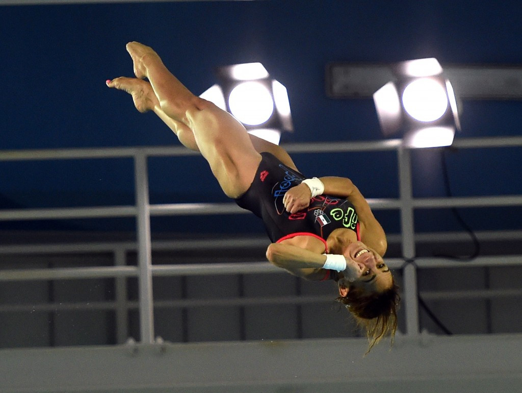 Paula Espinoza twists and turns en route to a seventh Pan American Games title in the 10m platform diving final  ©Getty Images