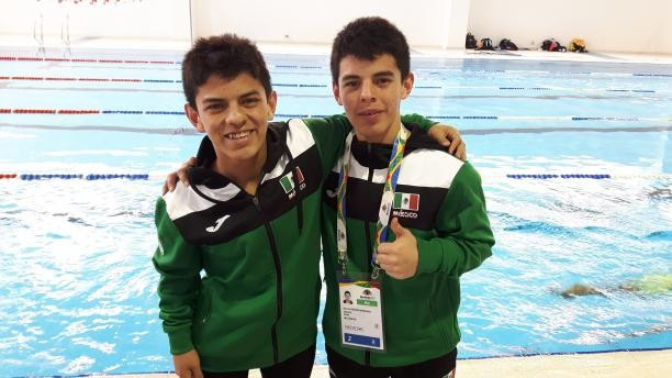 Mexican brothers Raul and Juan Gutierrez each won medals as competition began ©IPC