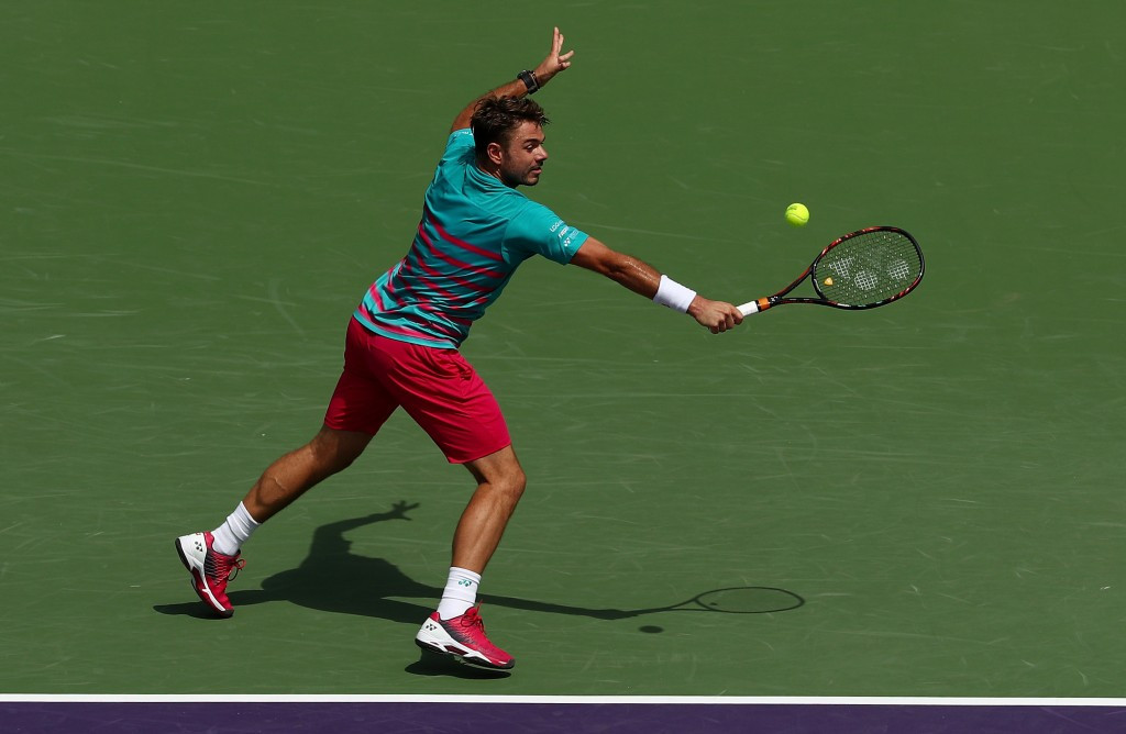 Top seed Wawrinka eases into round four of Miami Open