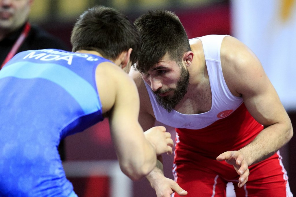 Suleyman Atli, right, of Turkey clinched gold on the opening day of the European Under-23 Wrestling Championships ©UWW
